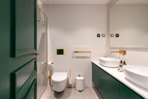 Cosy Flat in Porto with Private Patio & Garden Area