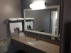 Deluxe Quadruple Room - Non-Smoking room in Motel 6-Beaumont CA