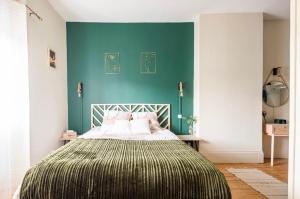 LAuthentique Free parking