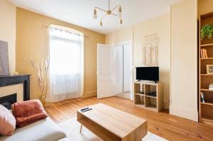 LAuthentique Free parking