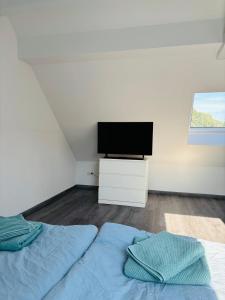 Modernes Apartment mit Balkon, 1 Schlafzimmer & großem Wohnbereich - Nähe Kaiserslautern - 3