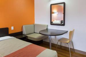 Deluxe King Room - Non-Smoking room in Motel 6-Sidney OH