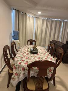 Marina Sea View 3-Bedroom Apartment