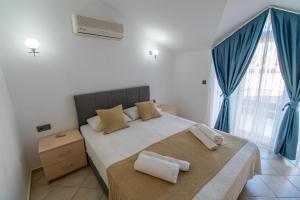 Sunset Beach Club Aqualettings Neptune 6