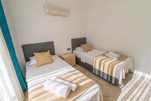 Sunset Beach Club Aqualettings Neptune 6