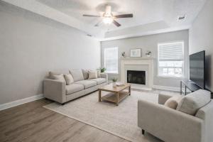 Bright 3BR Home Near Hunter AAF home