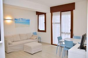 Modern flat for 4 guests sea view-Beahost