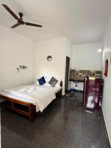 Subha Guest House, Travellers,bagpackers