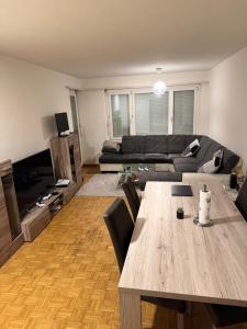 Stanza arredata in casa condivisa