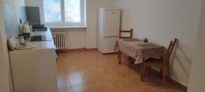 Quiet Apartment Near Prosek Metro, Line C