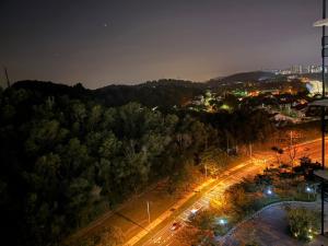 Damaire -City Lights Meets Serene Nights!