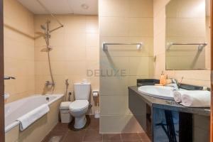 Family-Friendly Apartment, Few Minutes Drive to Dubai Marina, Miracle Garden and Mall of the Emirates - Elite Residences 4, Sports City by Deluxe Holiday Homes