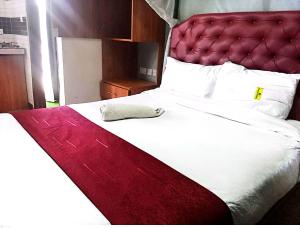 Enkei Suites and Hotel