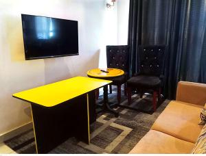 Enkei Suites and Hotel