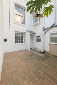 Central 3 Bedroom Next To Brighton Shopping Centre & Beach Sleep 16 Guests