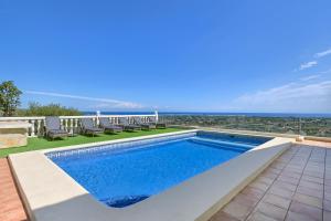 Villa Arenja mit privatem Pool, 12 Personen