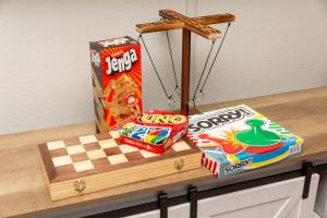 New Modern 3bed in North Merced 5 Star hosts