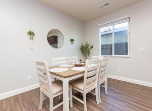 New Modern 3bed in North Merced 5 Star hosts