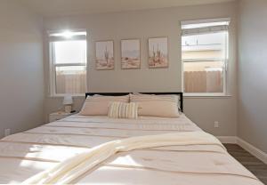 New Modern 3bed in North Merced 5 Star hosts