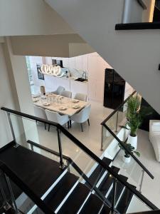 Luxury villa with sea view, pool and maid