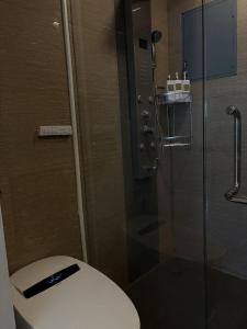 Luxury villa with sea view, pool and maid