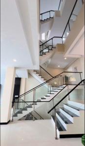 Luxury villa with sea view, pool and maid