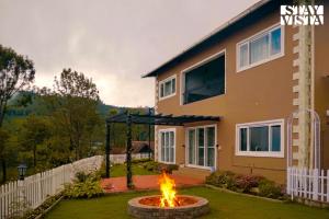 StayVista at Amariyah House - Valley Views & BBQ