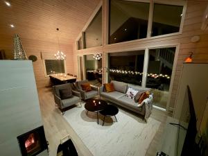 Villa Iiris - Peaceful Lapland Villa Surrounded by Nature