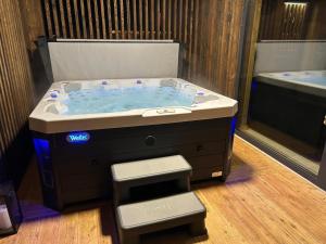 WHITE BROOK Luxury Chalets