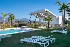 Brand New Pool view apartment Groundfloor 6p 2BR - La cala de Mijas - Casa Banderas - w Terrace and garden - close to Golf courts