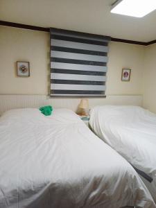 UT Gangnam 7people 3R4B