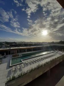 Apartamento novo em resort de luxo