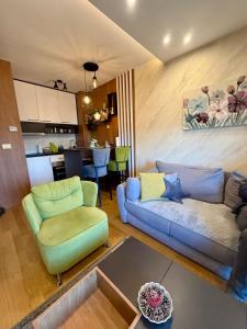 BalkanHill2 S37 Pekovic green