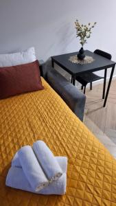 Gold Cubus Nest Apartment