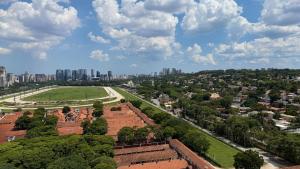 Luxury Apartment with Iconic Jockey Club View