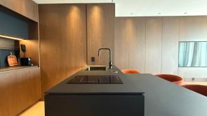 Luxury Apartment with Iconic Jockey Club View