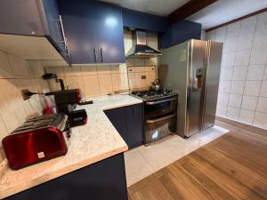 Casona Rústica, frente a bosque y humedal valdiviano