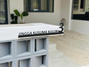 Davion House near IKEA KBP by YourHome