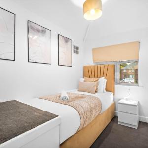 Cozy Four Bed House - Garden - Parking - Wi-Fi Netflix 559TR