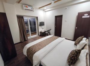 RT RESIDENCY HOTEL and LODGE