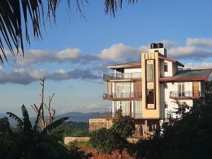 Golden Pavilion , Kandy