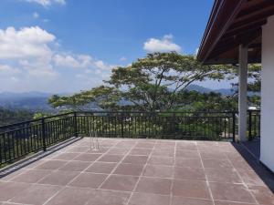 Golden Pavilion , Kandy
