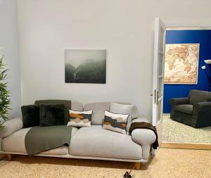 Central, 90qm & quiet, 12 mins from Acropolis by TT