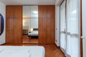 Metro 4 Spacious and bright three-room apartment