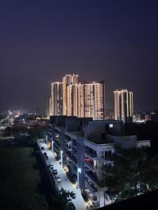 Luxury Apartment, Just 15 mins from Airport, Ggn