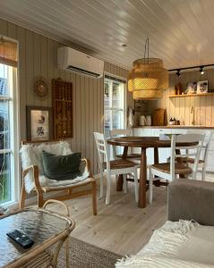 Classic House 100 Meters To The Beach