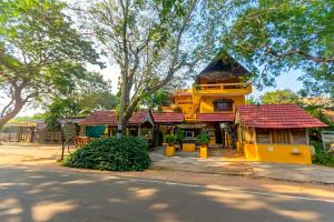 Greens Heritage Resort Auroville with Swimming Pool