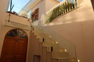 Heritage Stone and Style Villa with Private Parking and Jacuzzi