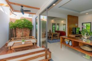 URMI VILLA, Brand New Luxury 6BR Pool, Bang Tao