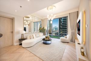 Kensington 3BR Jacuzzi at Standpoint Opera Downtown